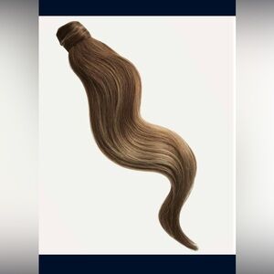 New unused 16" Ash Blonde
Balayage Ponytail Extension